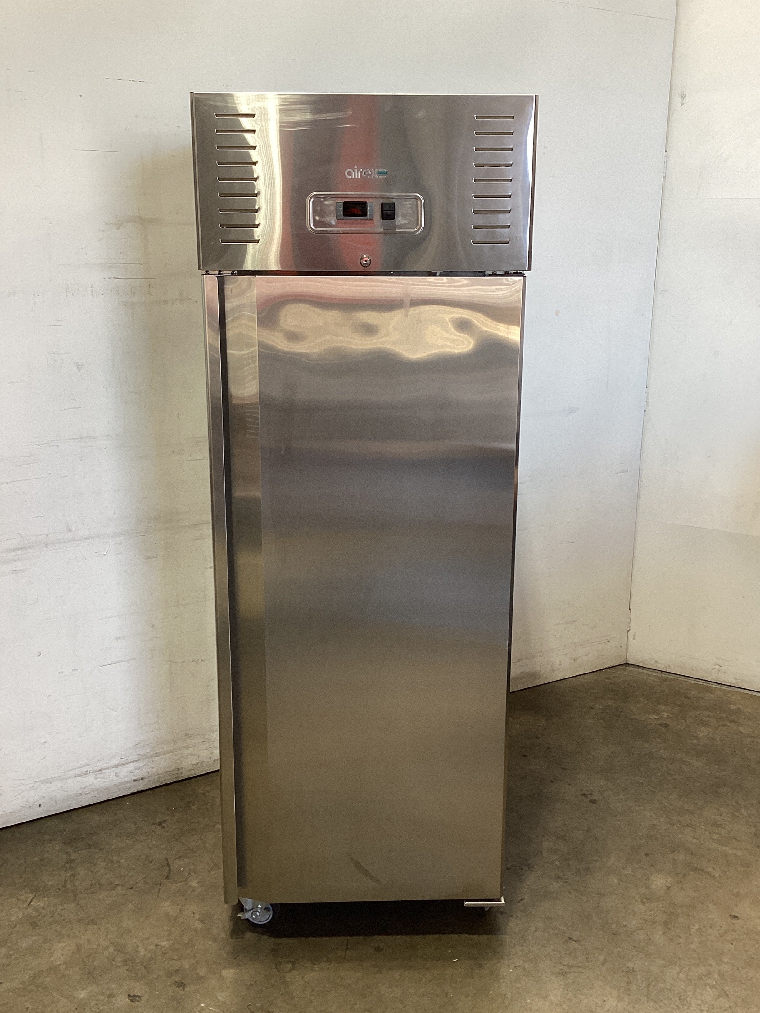 Airex AXF-URGN-1 B1 Upright Freezer