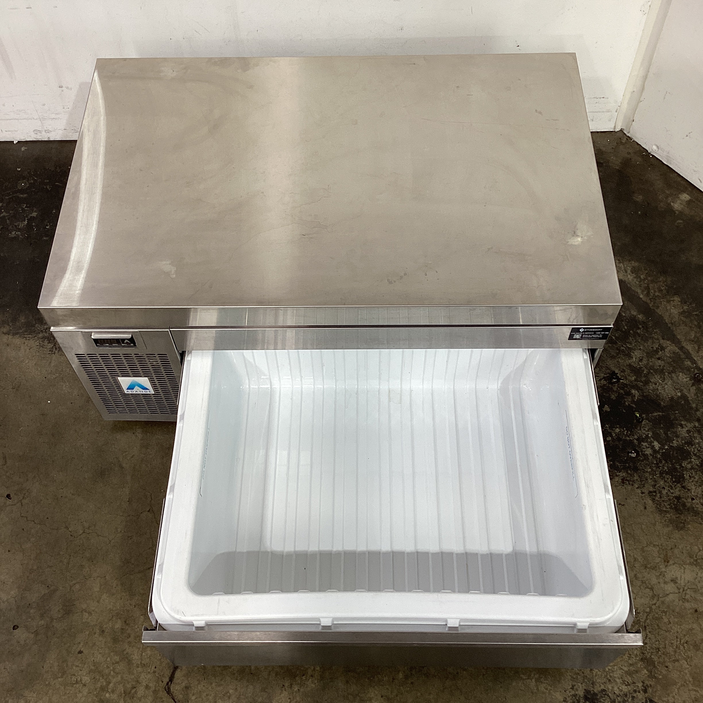 Adande VCSR2V1 Undercounter Fridge