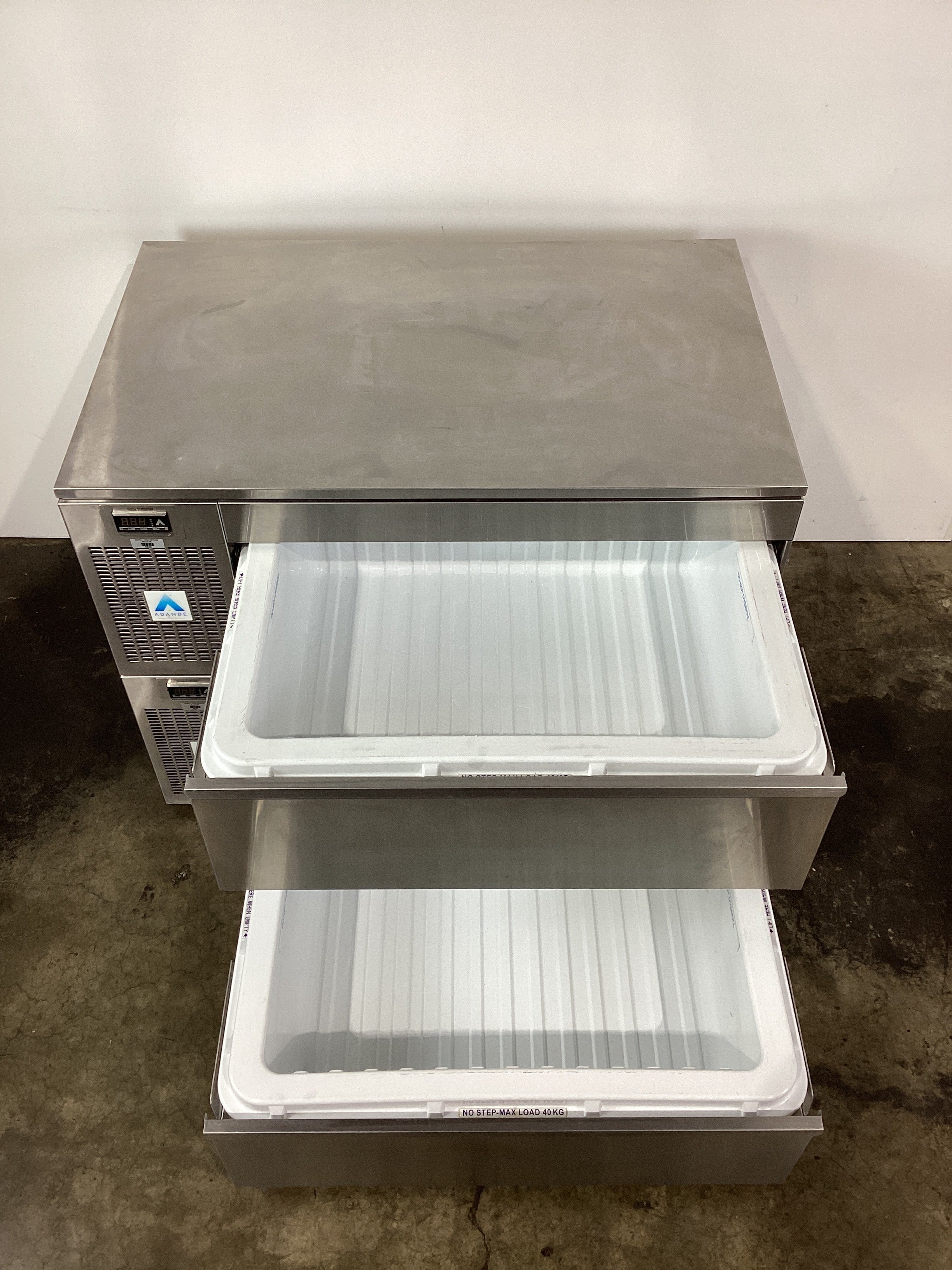 ADANDE VCS R2 V1 Dual Temperature Drawers