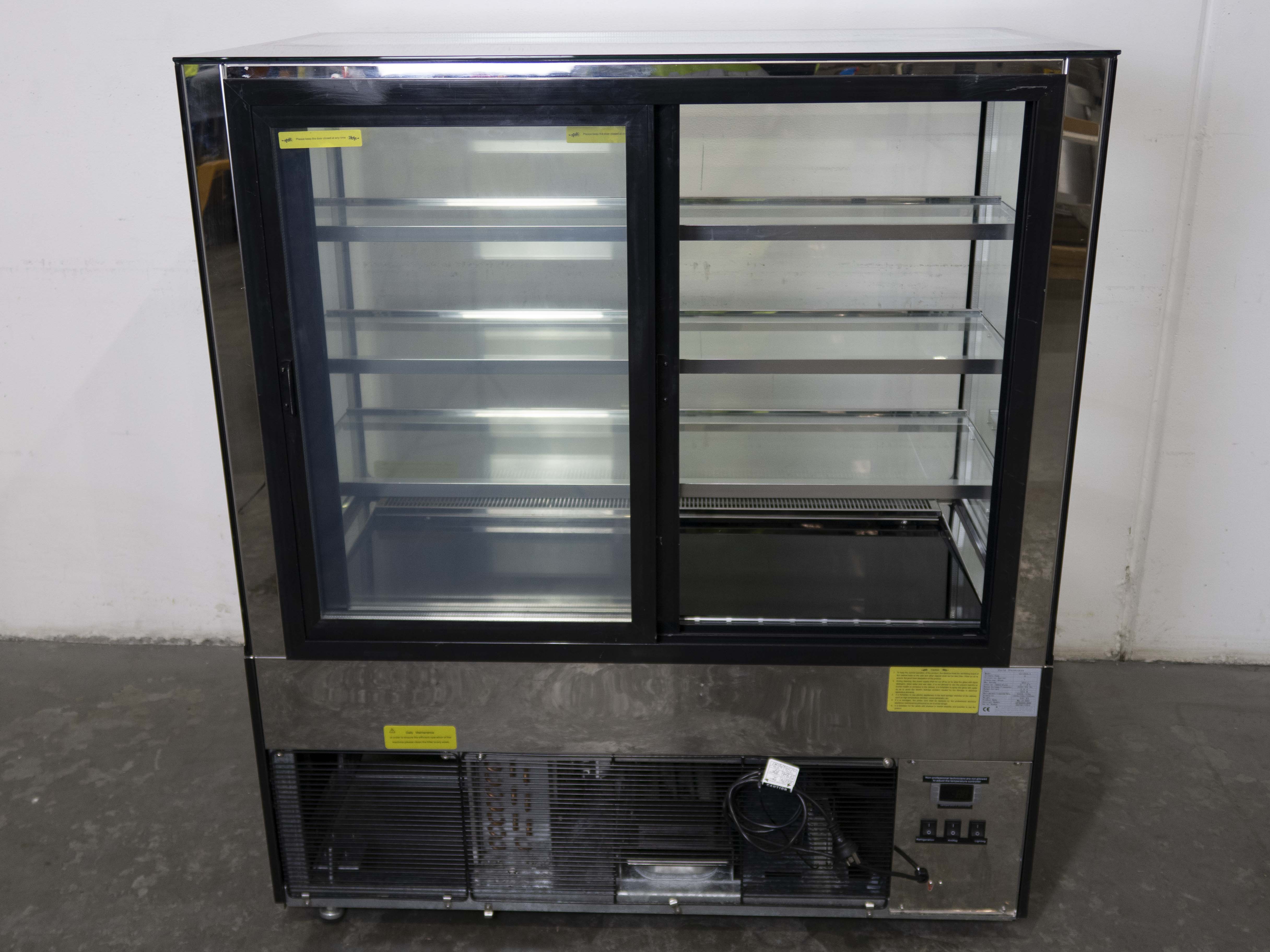 AG Equipment CS1200L3 Cake Showcase