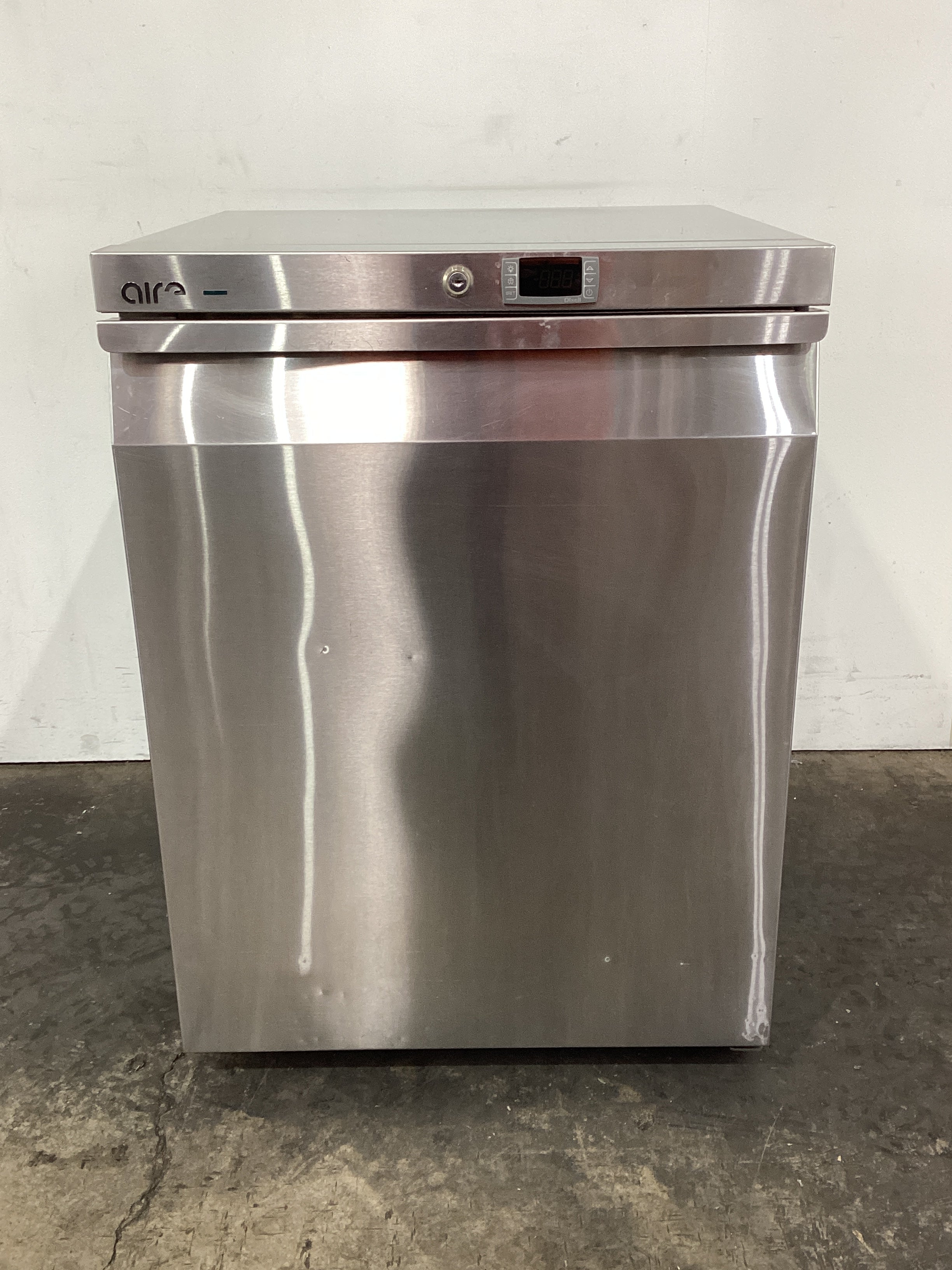 Airex AXF.UC.1 Undercounter Freezer